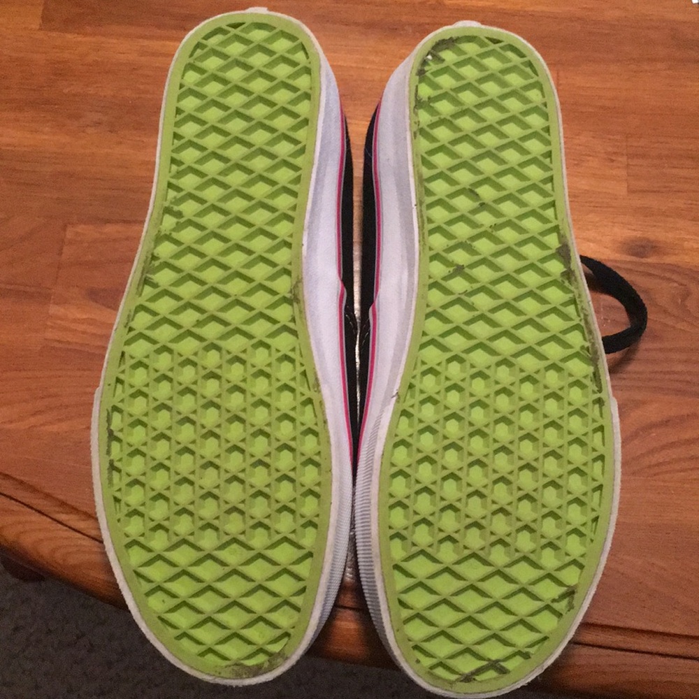 Vans - Picture 4 of 5